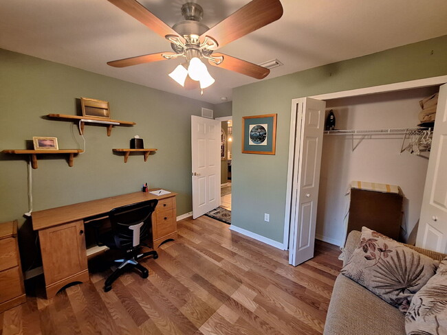 Building Photo - Beautifully upgraded Ground Floor condo wi...