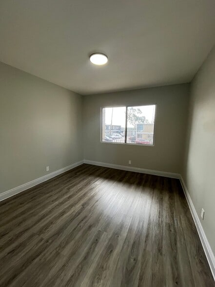 Building Photo - 3800 W 27th St
