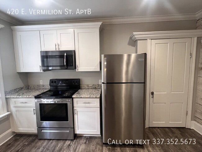 Building Photo - 420 E Vermilion St