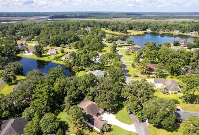 Building Photo - 111 Chinquapin Dr
