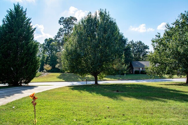 Building Photo - Coming Soon | Pre-Lease Now – Beautiful 3BR/2BA Ranch Home in Covington!