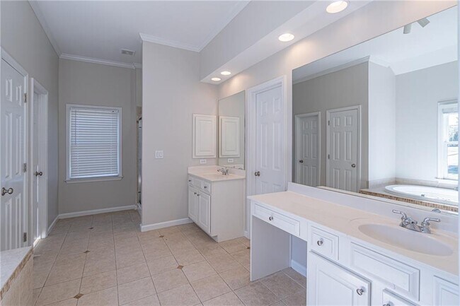 Building Photo - 7303 Rocking Chair Ln