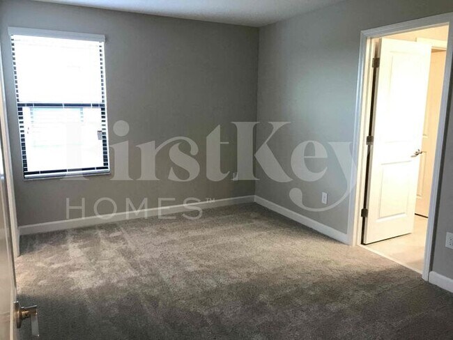 Building Photo - 9835 Ivory Dr