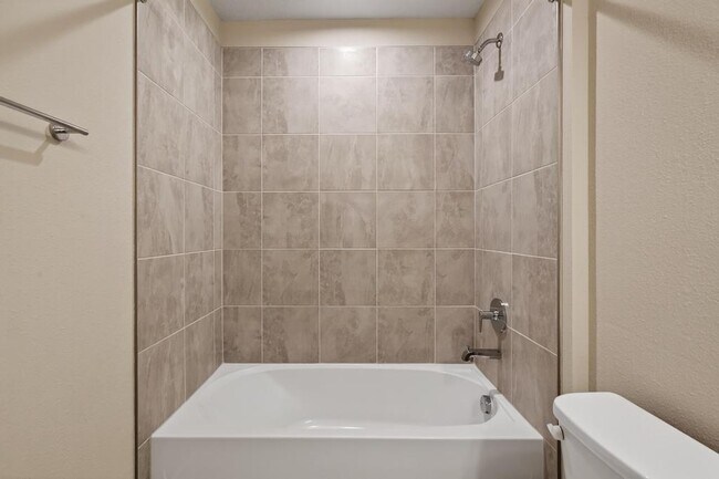 Building Photo - 20 Sabal Ct