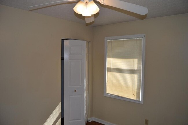 Building Photo - 3113 Rockaway Dr