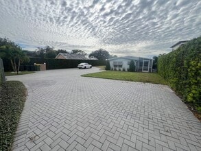 Building Photo - 7210 Seminole Dr