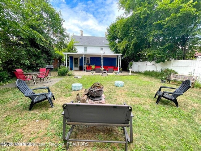 Building Photo - 137 Oakland St