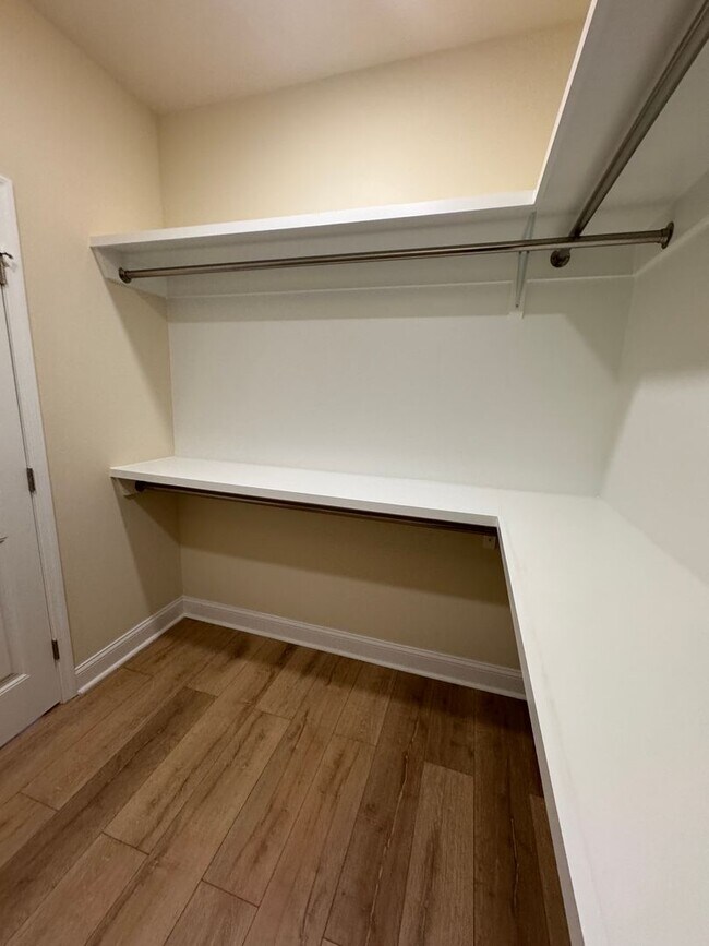 Building Photo - New 3 bed, 3.5 bath home across the Street from Meharry.  Modern upgraded kitchen and bathrooms. ...