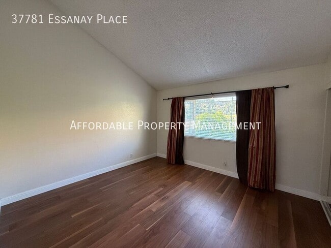 Building Photo - 37781 Essanay Pl