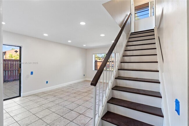 Building Photo - 6241 SW 116th Pl