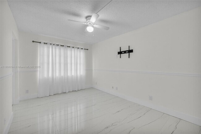 Building Photo - 4154 NW 90th Ave