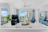 Building Photo - 3101 Bayshore Dr