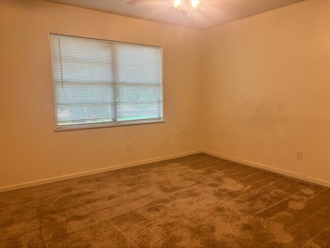 Building Photo - 1430 Dianne Dr