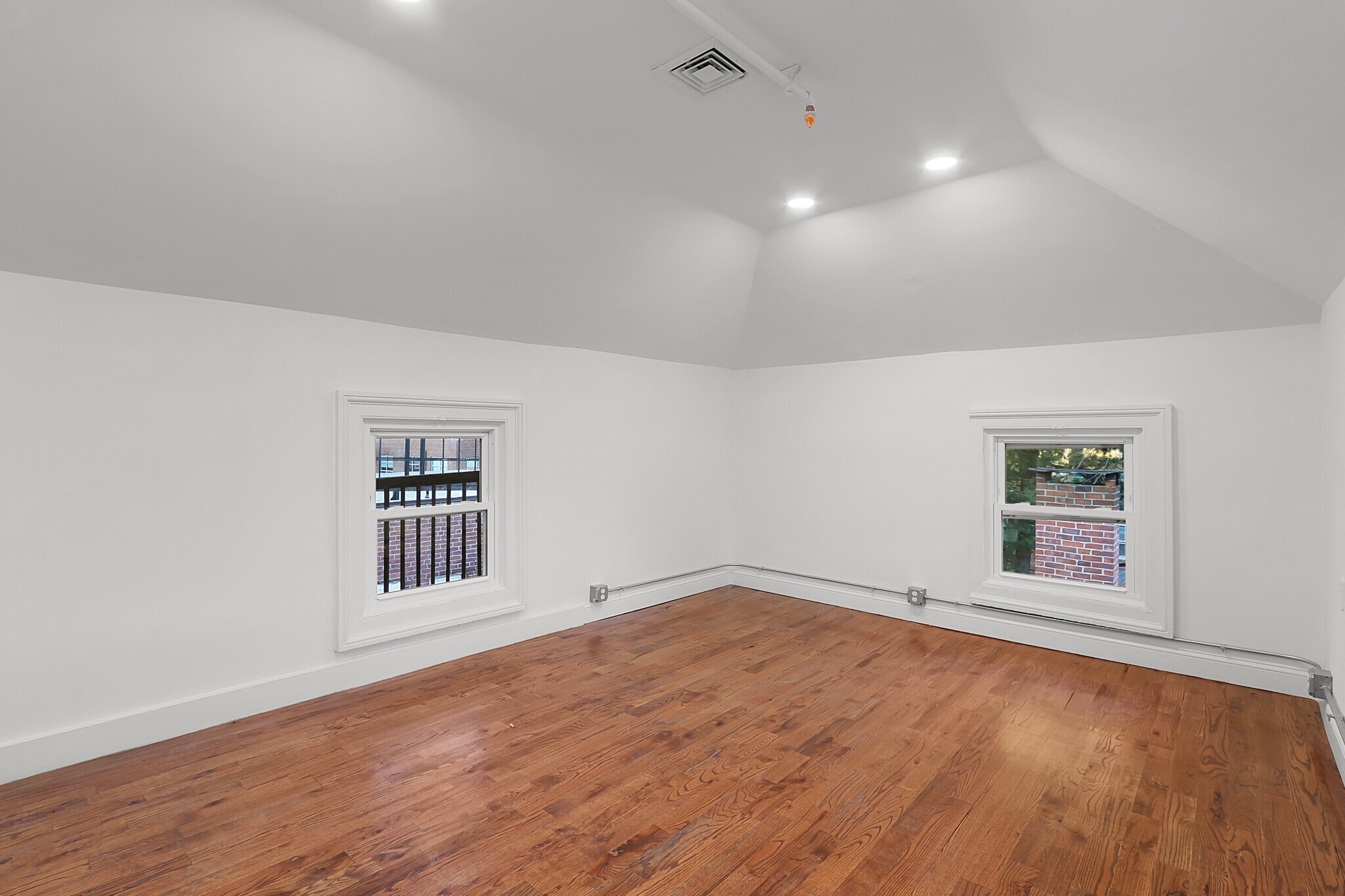 Building Photo - 57 Trumbull St