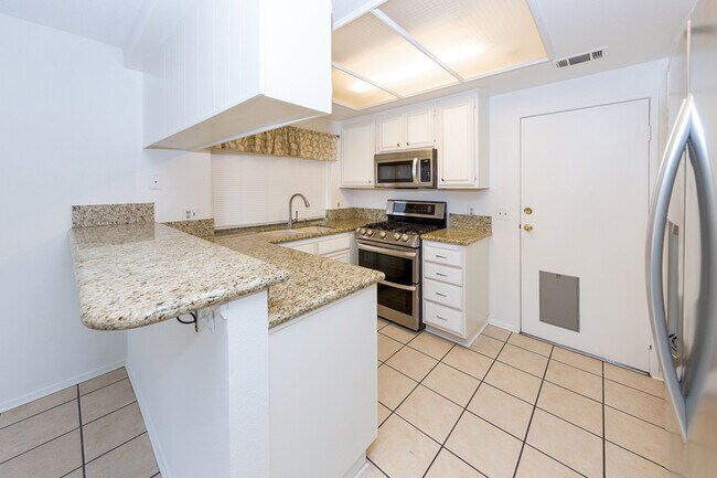 Building Photo - 28114 Seco Canyon Rd