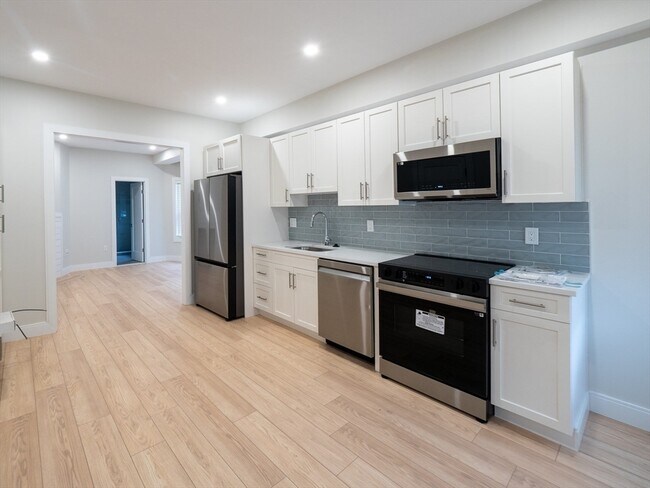 Building Photo - 20 Winslow Rd