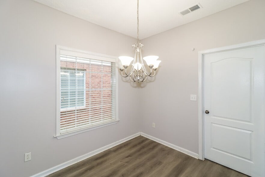 Building Photo - 9134 Cinderhill Cove E