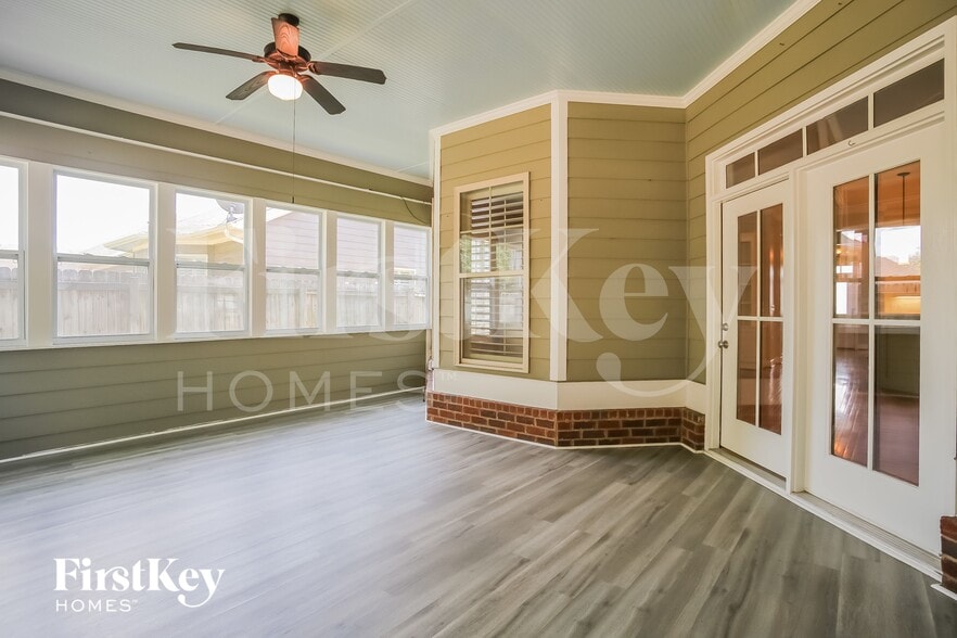 Building Photo - 207 Hickory Nut Ln