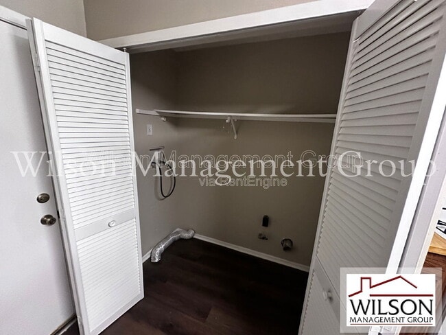 Building Photo - 321 Redwing Way