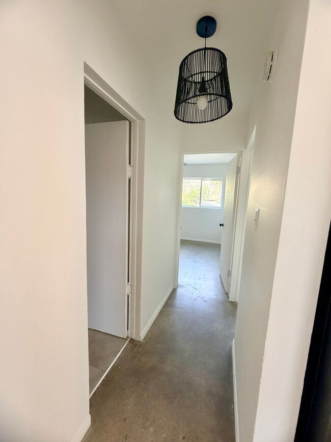 Building Photo - Modern 3-Bedroom Desert Bungalow with Stunning Views – Unfurnished - Price reflects MOVE IN SPECI...