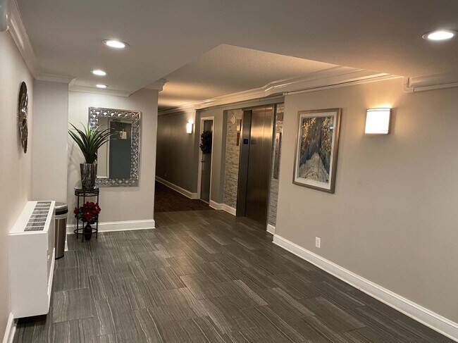 Side entrance/elevator lobby; two stairways few steps away to third floor - 1401 N Rhodes St