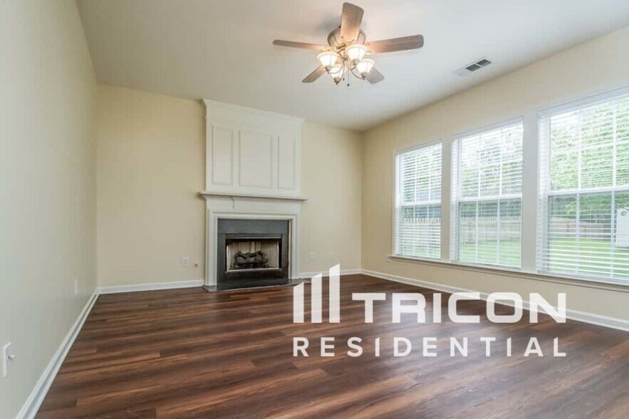 Building Photo - 2146 Ponty Pool Dr