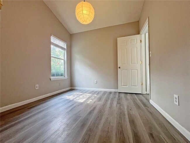 Building Photo - 1680 Racquet Club Cir NW