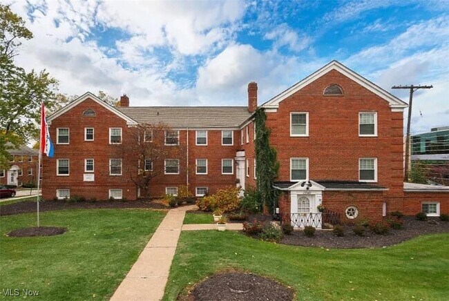 Primary Photo - 1382 Elbur Ave