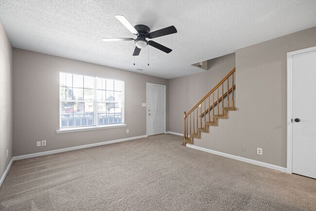Building Photo - 405 Cook Dr