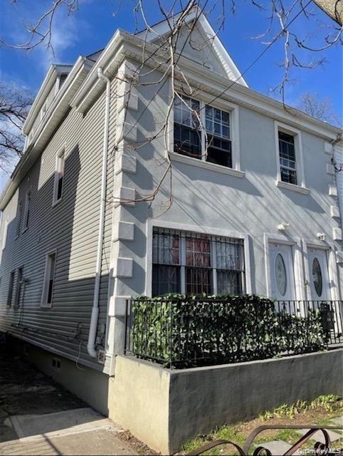 Building Photo - 156-17 110th Ave
