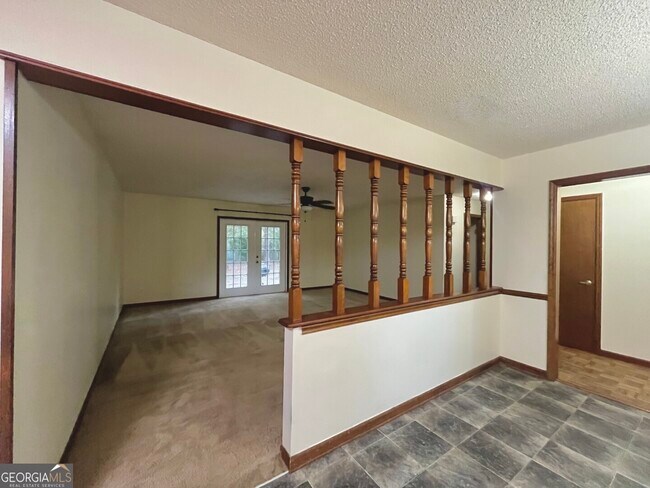Building Photo - 204 Tanglewood Dr