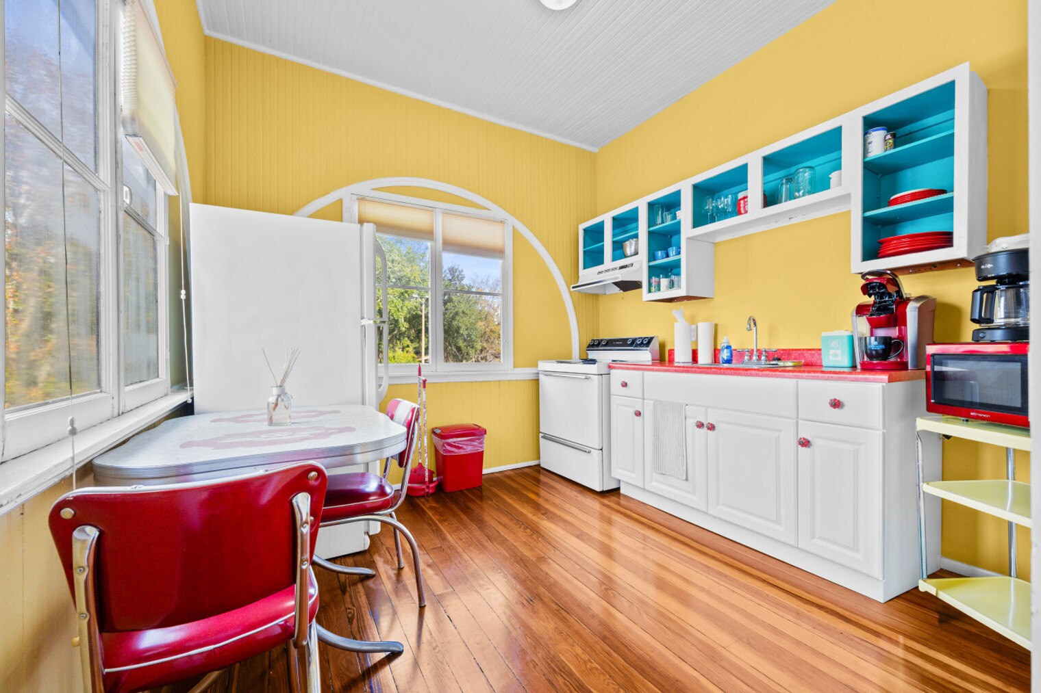 Building Photo - 205 SE 7th St