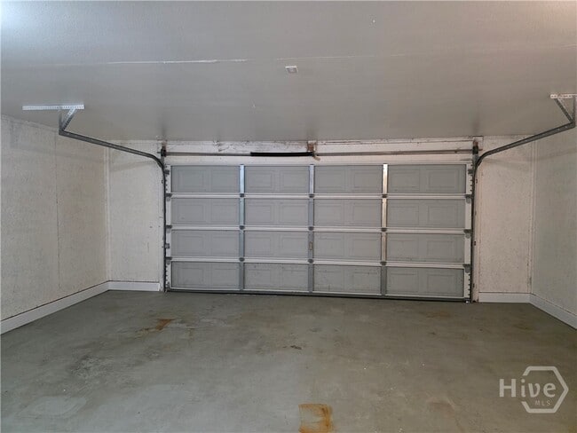 Building Photo - 312 W 5th St