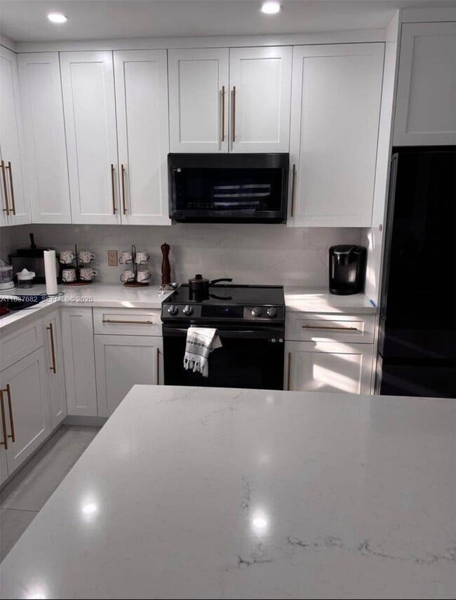 Building Photo - 3111 NW 28th St