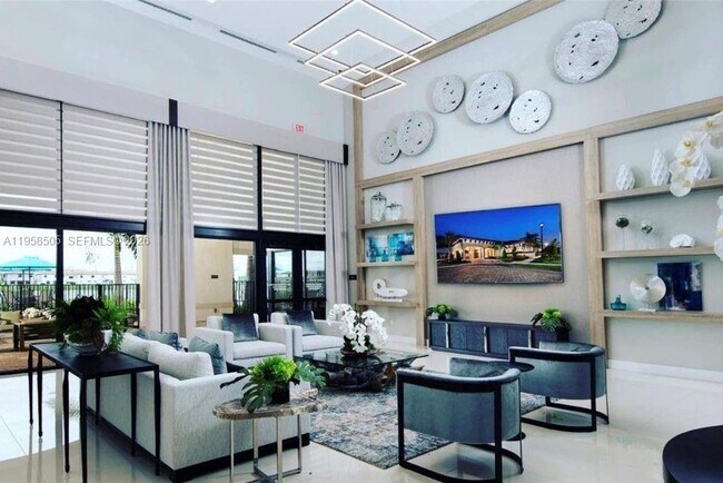 Building Photo - 3326 W 112th St