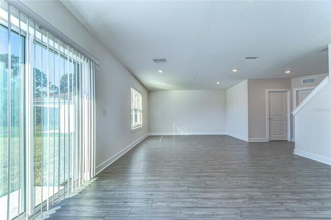 Building Photo - 30600 Thunderbird Dr