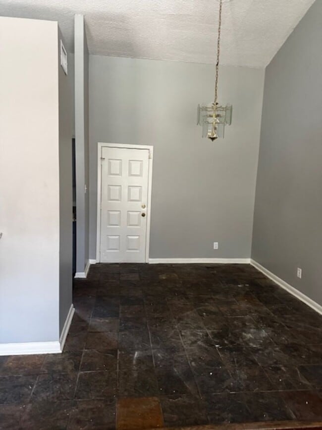 Building Photo - Nice 3 Bed 2 Bath in Spring Valley Area
