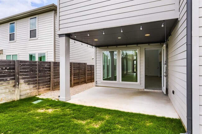 Building Photo - 1505 Seeger Dr