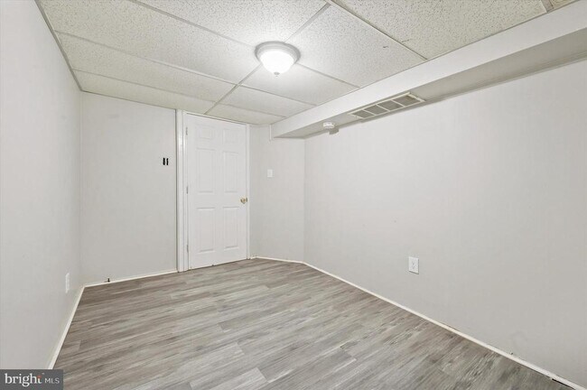 Building Photo - 6619 Guyer Ave