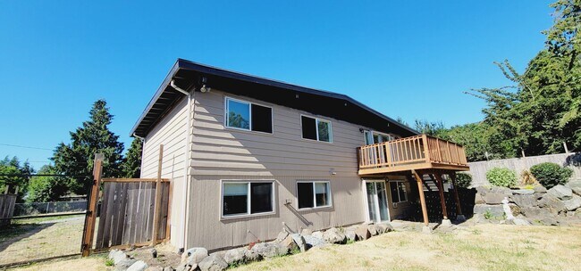 Building Photo - 13240 22nd Ave S