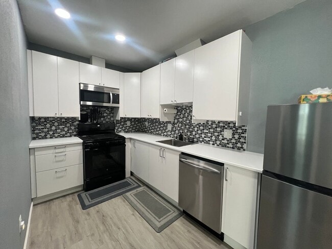 Building Photo - Brand New 1 bed, 1 Ba in-law Unit in San J...
