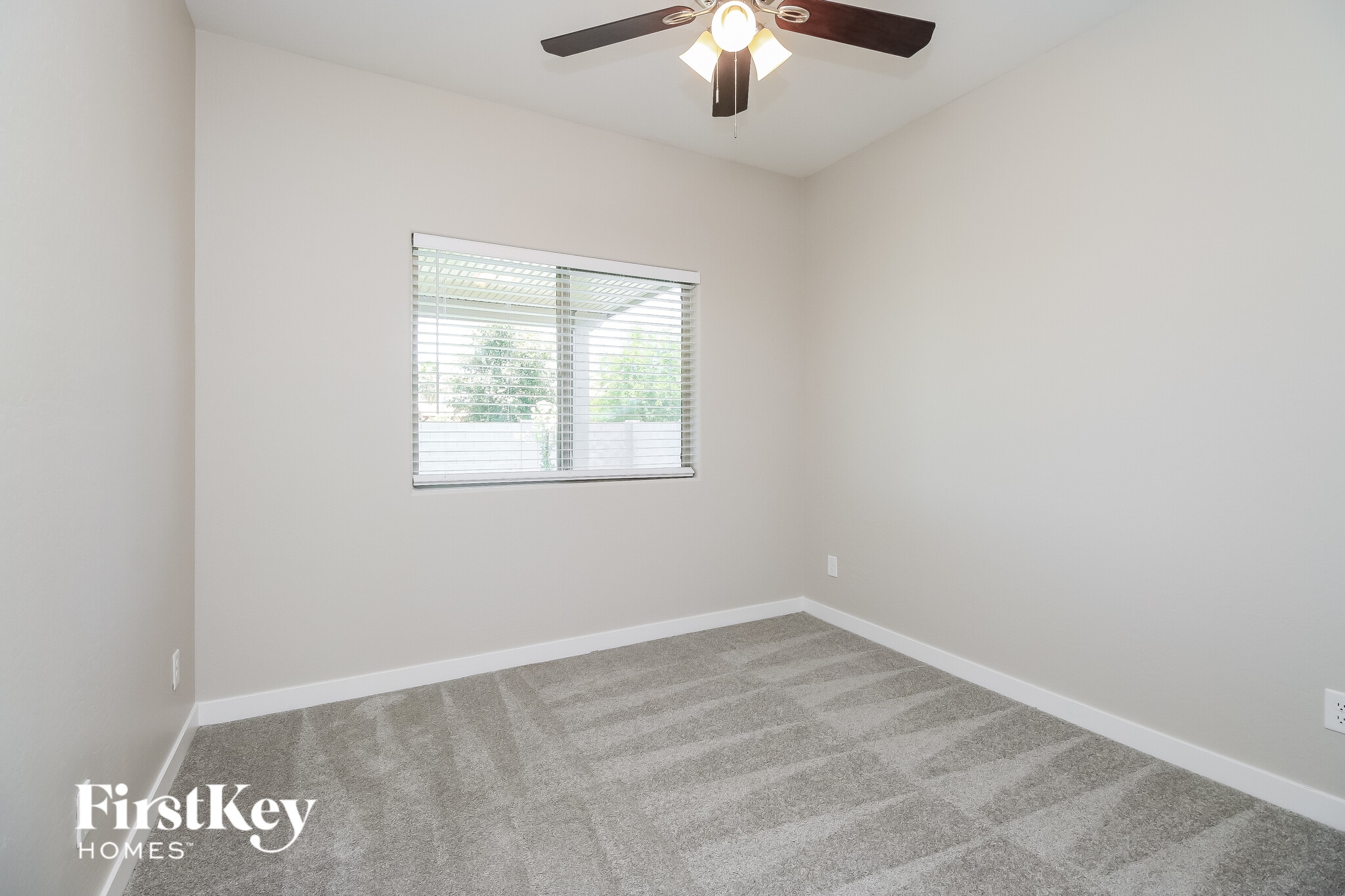 Building Photo - 5699 E Red Bird Ln