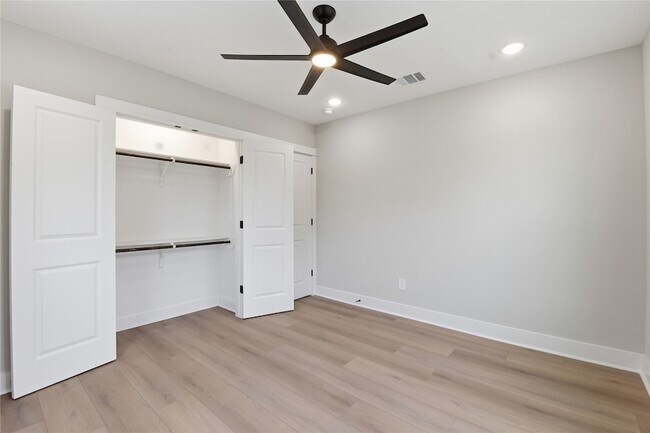 Building Photo - 4610 Providence St