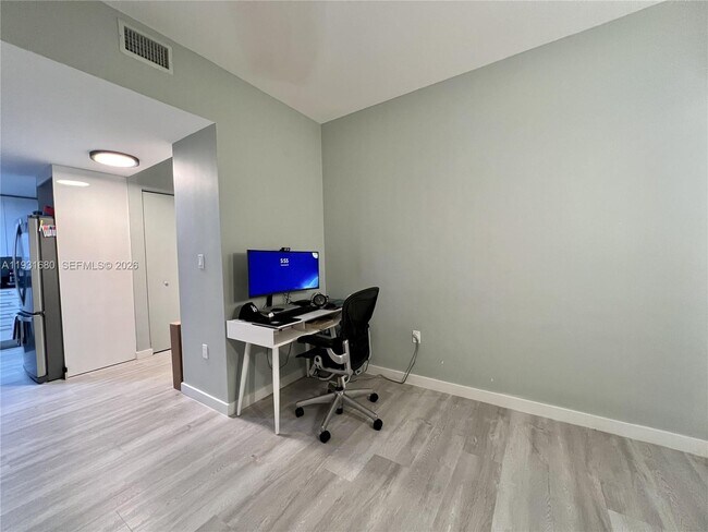 Building Photo - 92 SW 3rd St