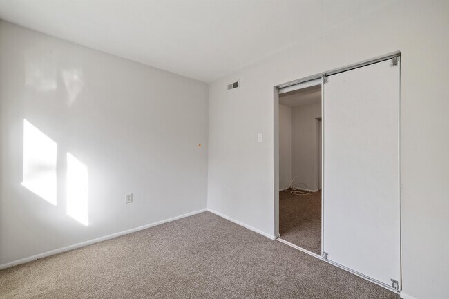 Building Photo - 706 Timber Creek Rd