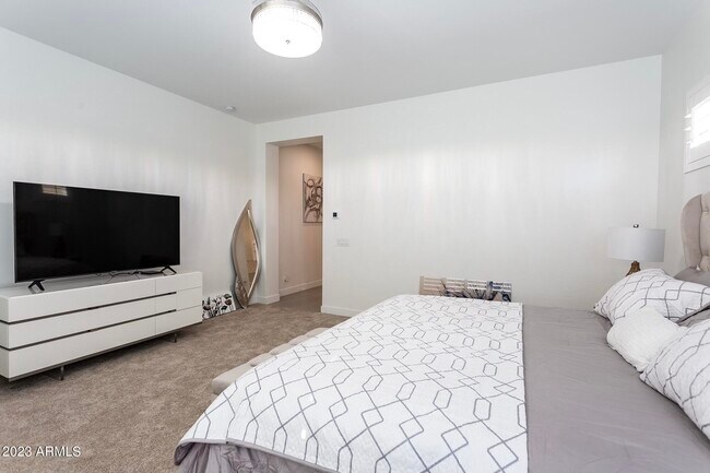 Building Photo - 8543 W Palo Verde Dr