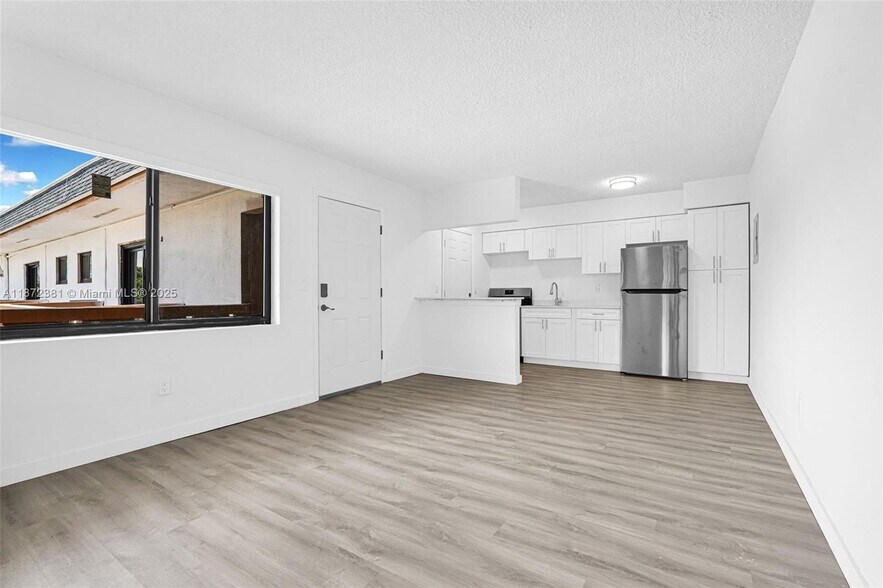 Building Photo - 13090 Griffing Blvd