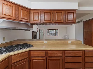 Building Photo - 913 S Linden St