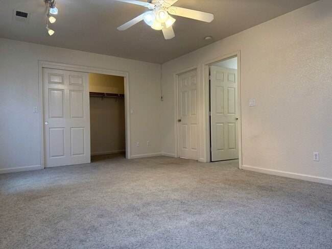 Building Photo - Spacious 2/1 in the country AVAILABLE NOW!!!