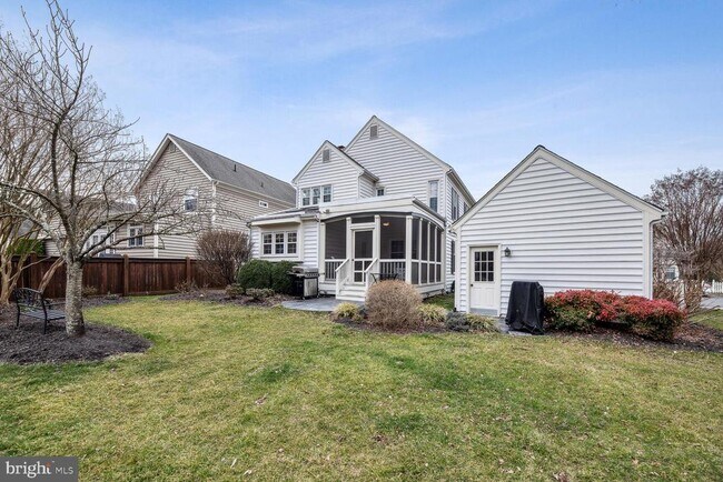 Building Photo - 6603 Forsythia St